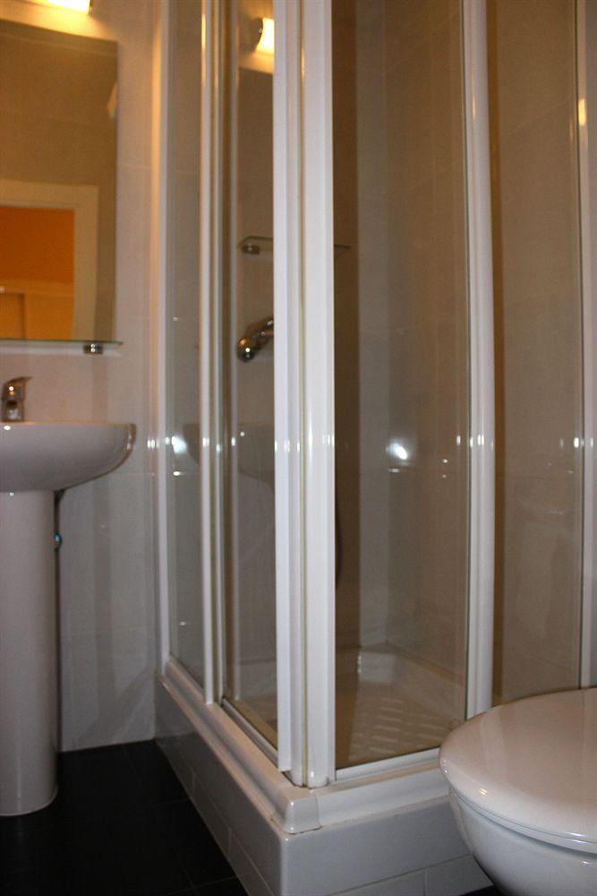 מדריד Hostal Montecarlo מראה חיצוני תמונה