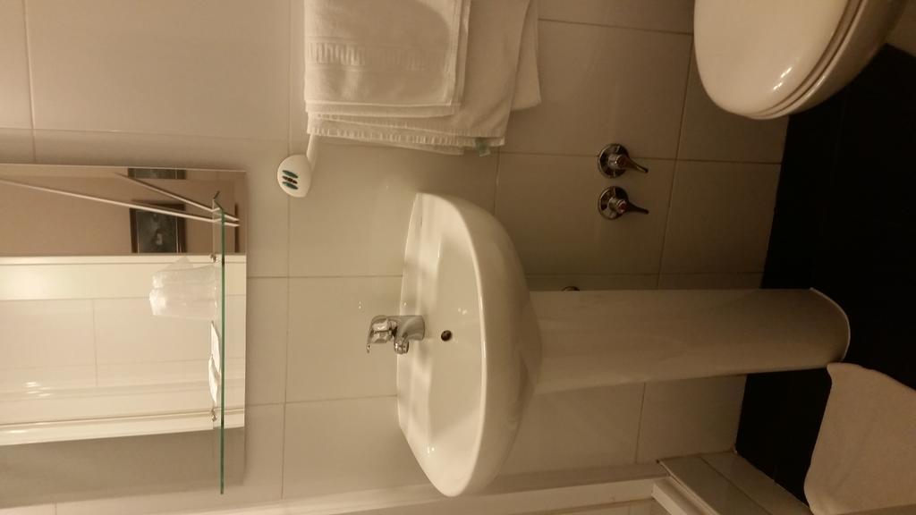 מדריד Hostal Montecarlo מראה חיצוני תמונה