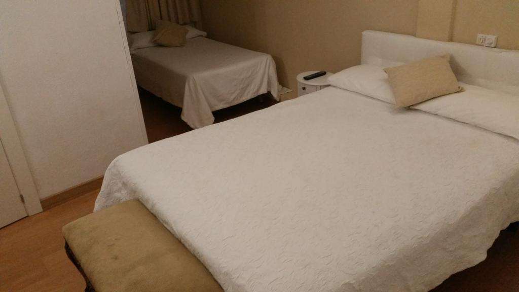 מדריד Hostal Montecarlo מראה חיצוני תמונה
